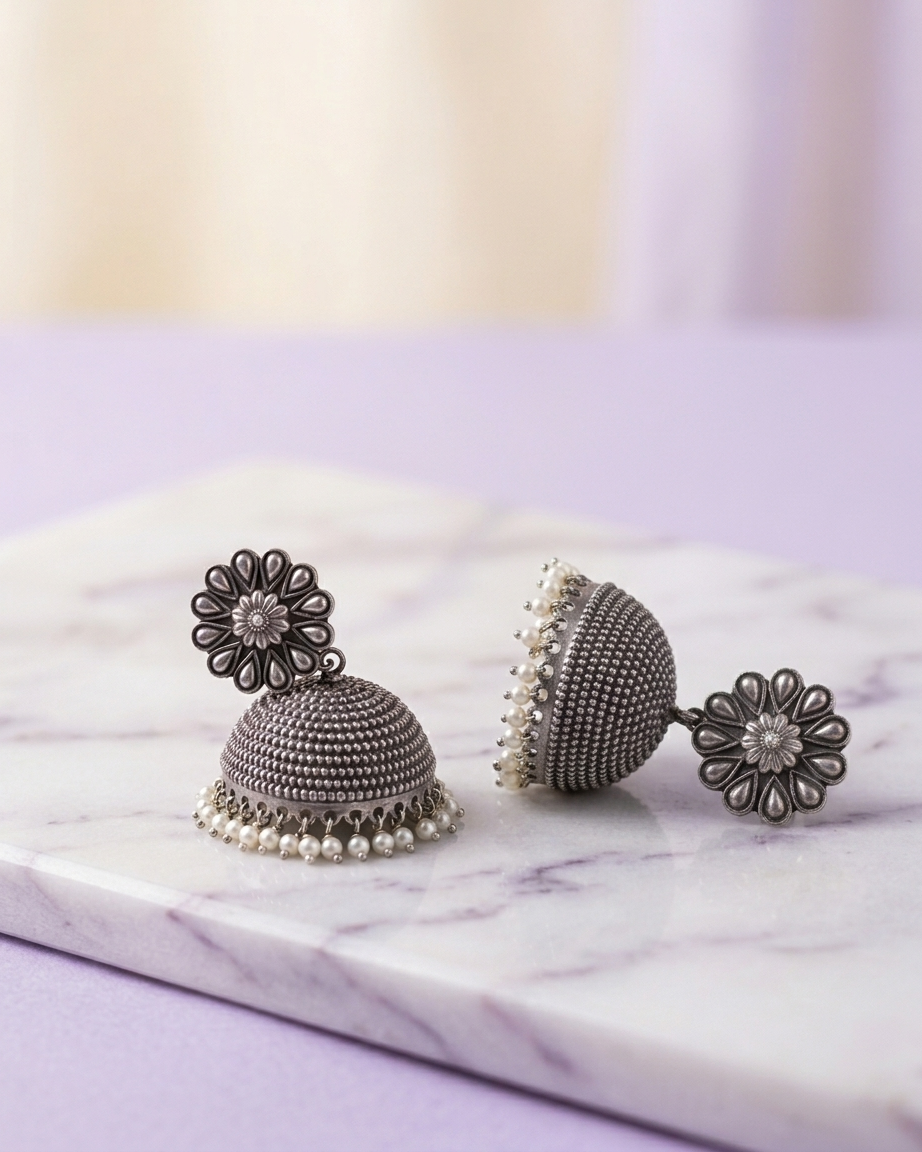 Earring: Pearl
