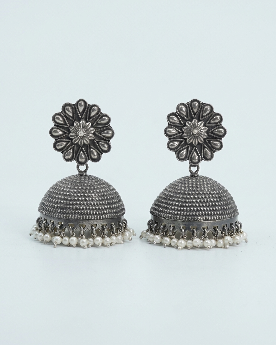 Earring: Pearl