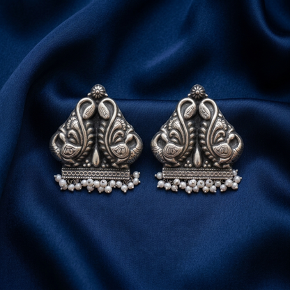 Earring: Pearls