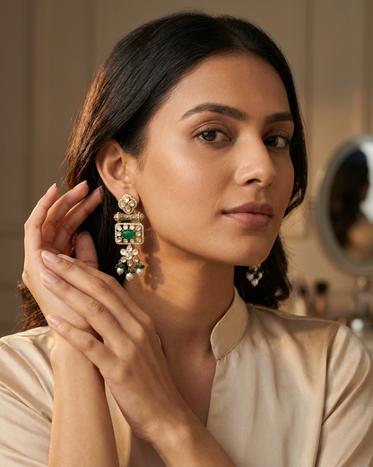 Earring: Uncut Semi-Moissanite Polki Kundan & Emerald