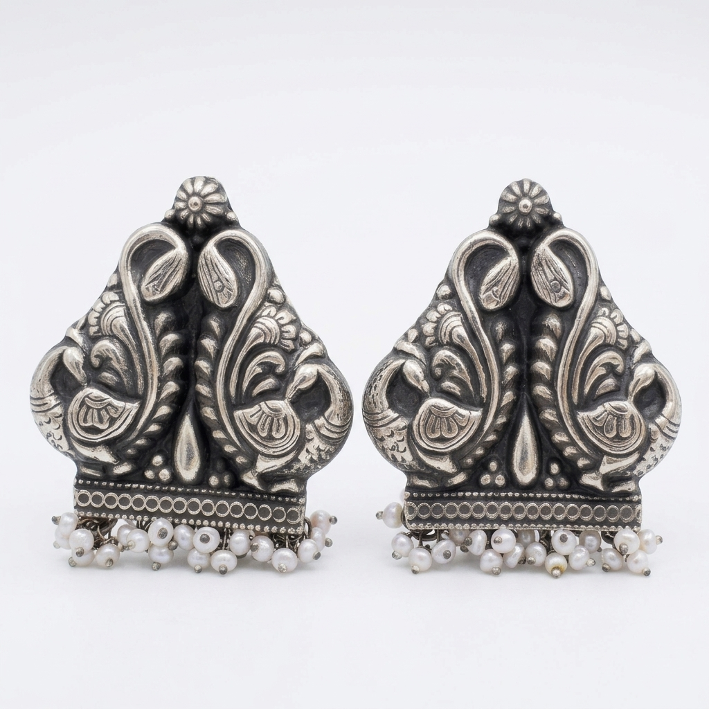 Earring: Pearls