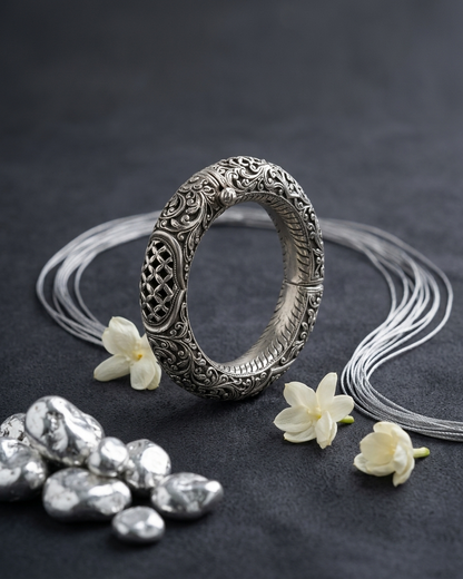 Bangle/Bracelet: Hollow Filigree