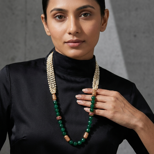 Neck Chain: Pearls, Ruby & Emerald