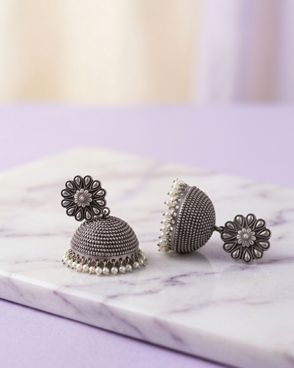 Earring: Pearl