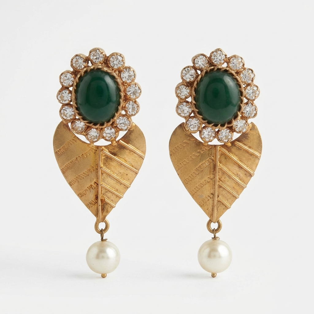 Earring: Pearl, Chrysoprase & Glass