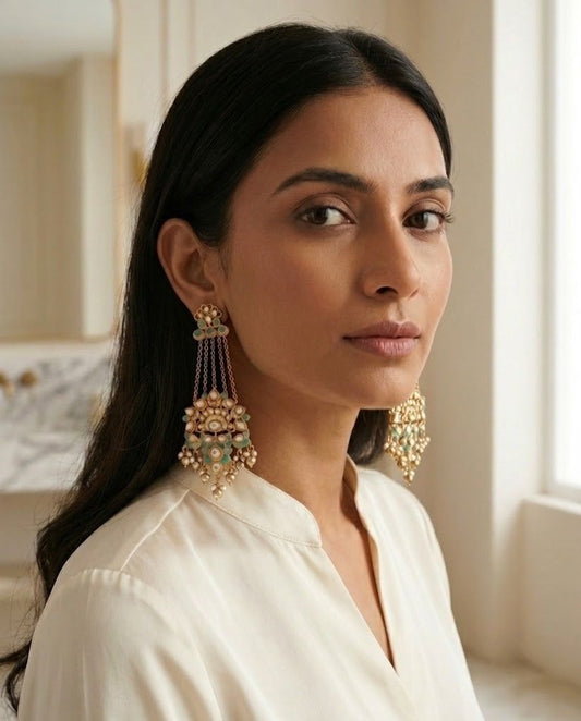 Earring: Inlay, Uncut Polki Kundan & Pearl