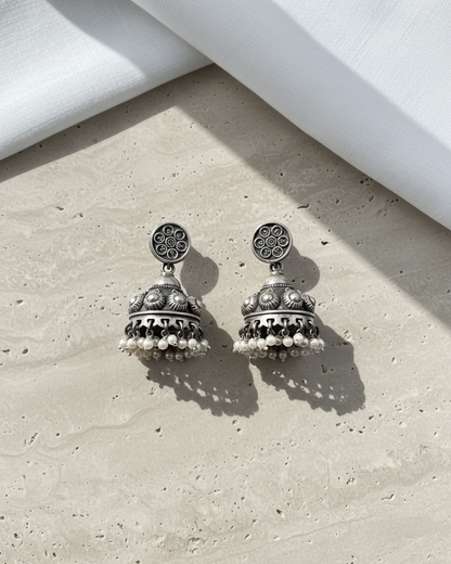Earring: Pearl