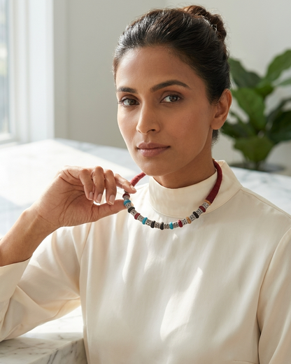 Neck Chain: Pipe in Thread