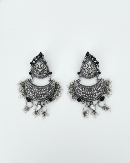 Earring: Uncut Polki Kundan, Black Onyx & Pearl