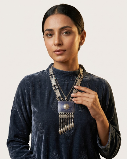 Neck Chain: Enamel