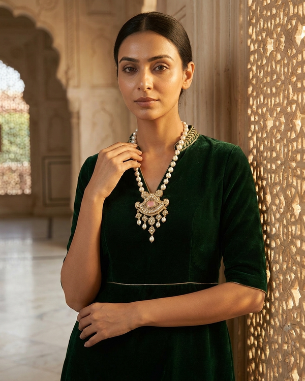 Neck Chain: Uncut Polki Kundan, Rose Quartz, Cubic Zirconia & Pear