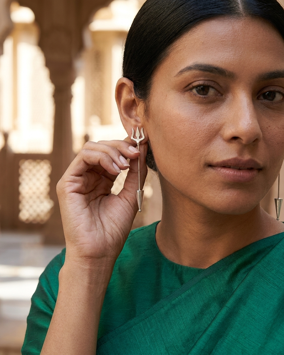 Earring: Plain Trishul