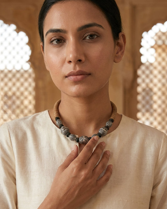 Neck Chain: Carved Oval